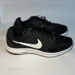 Nike Downshifter 7 running shoe